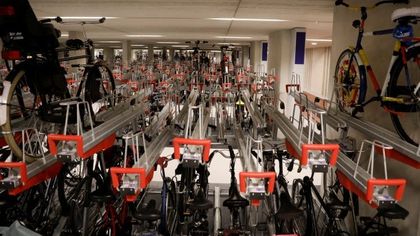 Olanda, al via il parcheggio per bici più grande del mondo