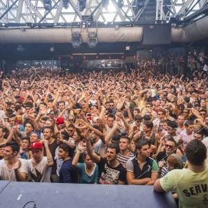 "Una giornata di lutto nazionale per i due morti in discoteca"
