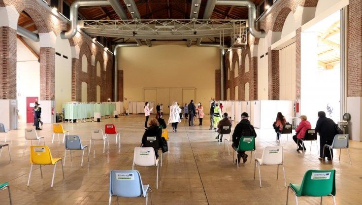 Coronavirus in Lombardia, otto province da zona rossa: stretta annunciata per la Lombardia
