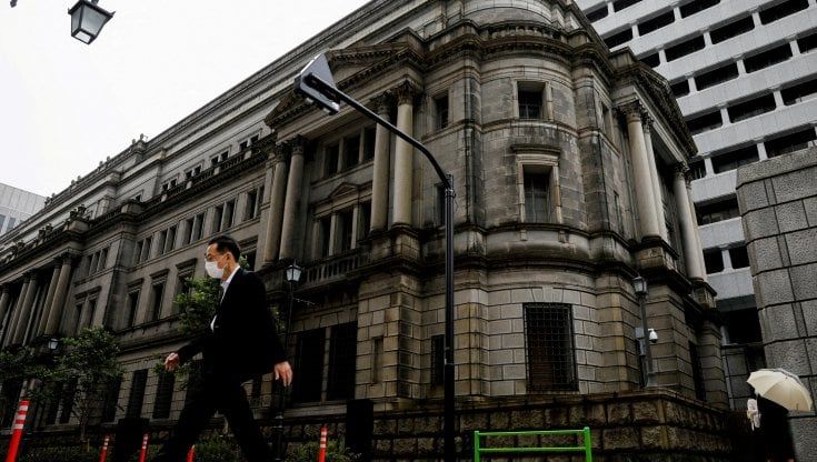 Le Borse di oggi, 20 dicembre. La Banca del Giappone sorprende i mercati, Tokyo giù. Listini Ue incerti. Gas, fiammata del prezzo con esplosione in Russia