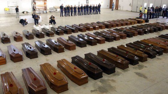 Strage Lampedusa due anni dopo. Mattarella: "Quei morti scuotono coscienze d' Europa"