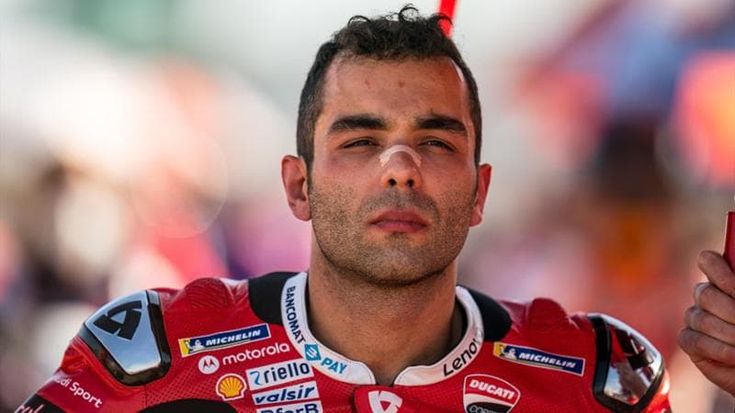 Petrucci come Dovizioso: cade nel cross e si frattura clavicola e mandibola