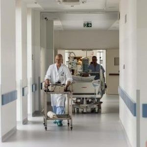 Caltanissetta, migliorano le condizioni dell'anziana con la meningite