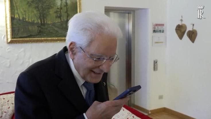 Mattarella chiama Arianna Fontana: i complimenti e poi il saluto scaramantico