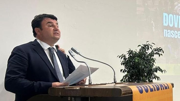 Abramo lancia il suo movimento: “Ponte tra la sinistra e il centro”. Battesimo per i “Solidali”