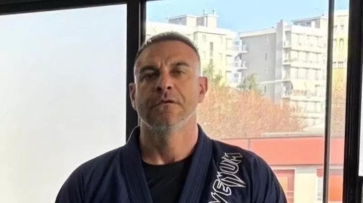 Scoperto il trafficante di armi che vendeva bombe e pistole all’ex capo ultrà Beretta
