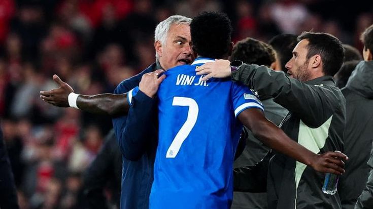 Lilian Thuram: “Mourinho parla da uomo bianco se insinua che Vinicius provoca il razzismo”