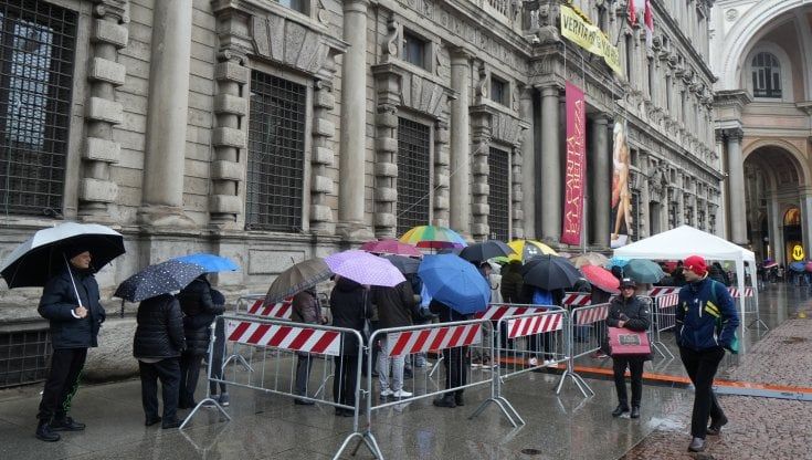 Previsioni meteo, maltempo su tutta l'Italia. Allerta arancione in otto regioni. Da lunedì crollo delle temperature