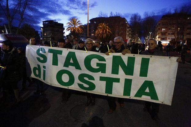 Roma, la marcia dei 500 contro la proproga del commissariamento