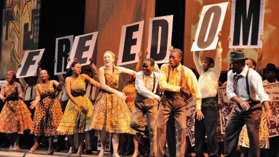 Il Sudafrica canta la vita di Nelson