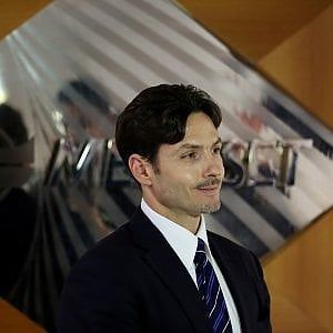 Mediaset passa da preda a cacciatore nel risiko delle tv