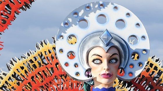 Carnevale di Viareggio, multa dopo 4 anni all'ex presidente Santini per inquinamento acustico