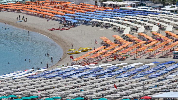 Balneari, ira del Garante: “Illecito rinnovo concessioni”. No alle finte gare nei Comuni