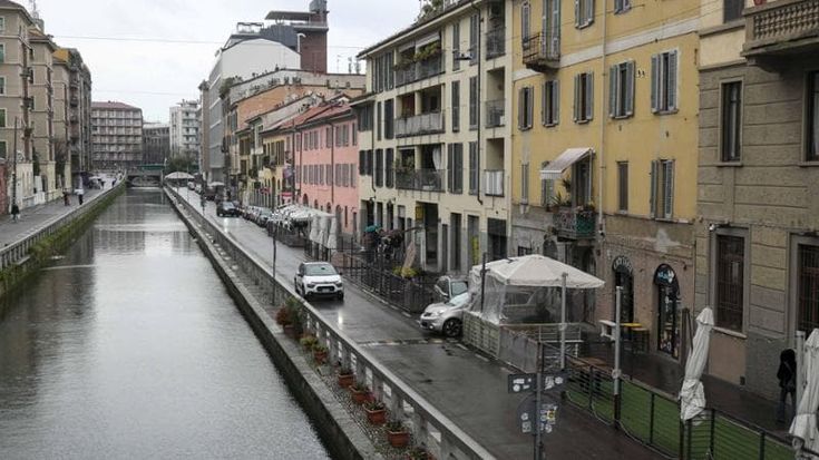 Via Ascanio Sforza in crisi, la Ztl colpisce i negozi sul Naviglio: “Serve lo stop a tutte le auto”