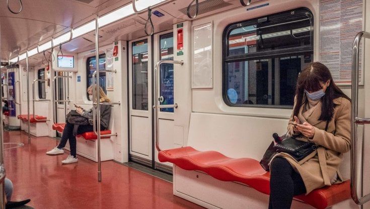 Tentato suicidio nel metrò a Milano: ripresa la circolazione della linea rossa
