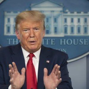 Trump spaventa i mercati, Milano perde il 3% e Wall Street il 4,4%