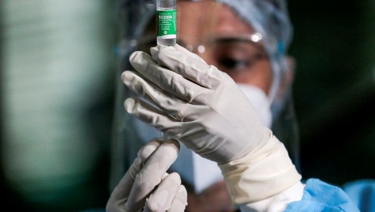 Vaccini, in Piemonte frenata tra gli over 60: solo un terzo si è prenotato