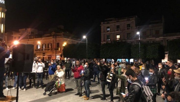 Contro la zona rossa il braccio di ferro della Calabria col governo: "Nuova legge, pronti a scontro istituzionale"