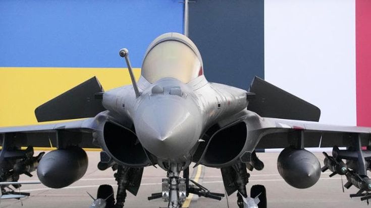 Da Macron un maxi scudo per Kiev, ma sarà pronto solo tra 10 anni