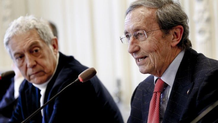 Napoli, il ritorno di Fini, avviso al governo: "Attenti ai rischi dell'Autonomia"