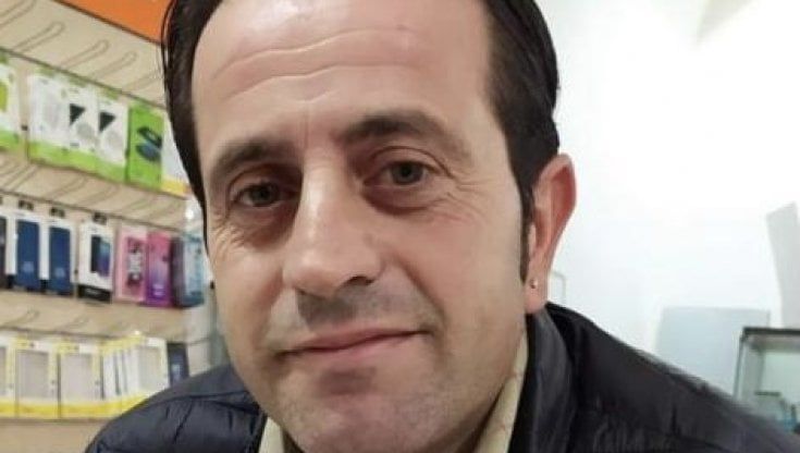 Canosa, muore 50enne aggredito per aver difeso un'amica: era stato picchiato a bastonate in piazza dallo stalker della donna