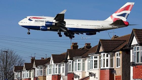 Brexit: il 25% degli europei pronti a lasciare Londra e il governo corre ai ripari