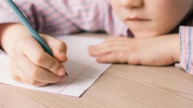 Sos calligrafia, non scriviamo più a mano: la crociata per salvare il corsivo