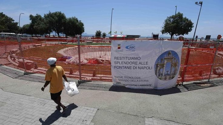 Napoli, sprint lungomare in via Partenope per le preregate di Coppa America