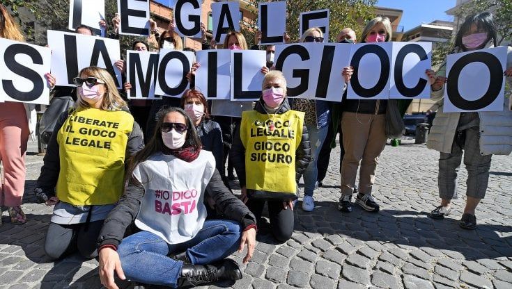 Licenziamenti, saranno le donne nell'industria le prime candidate a perdere il posto