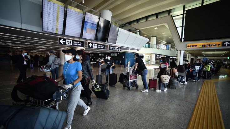 Ma sui treni locali addio distanza.“E in aeroporto è giungla di regole"