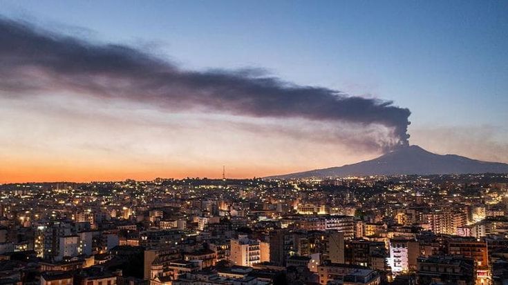 Volo cancellato a Catania: i diritti dei passeggeri su rimborsi, collegamenti alternativi e albergo