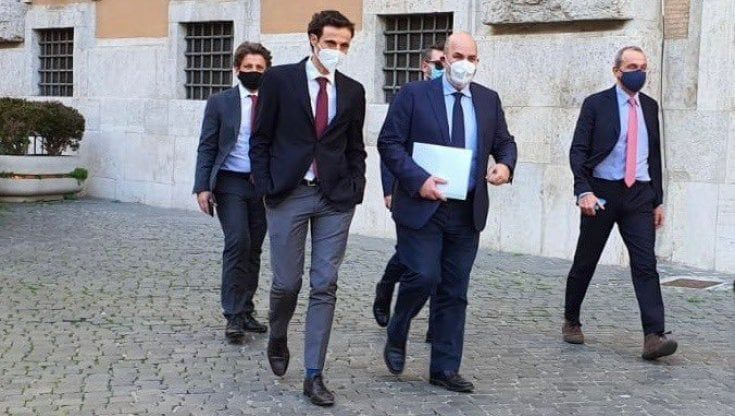 Governo Draghi, va in scena lo psicodramma 5S. Di Maio: "Governo politico"