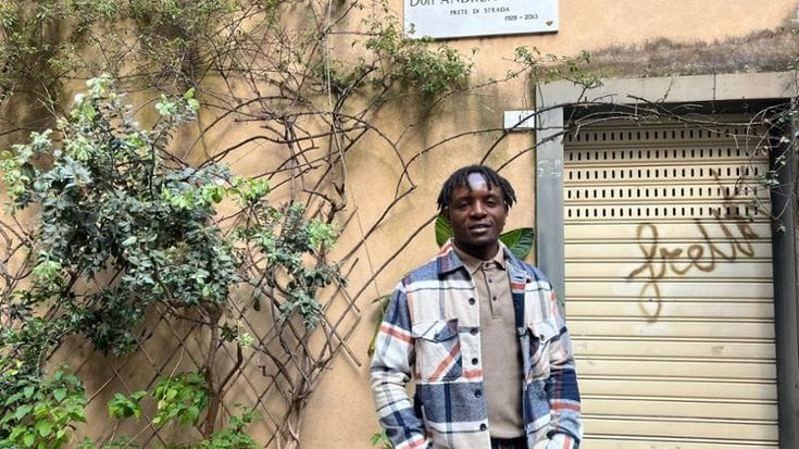 La nuova vita di Wilfred: a 15 anni partito dal Camerun, oggi a Genova fa l’idraulico