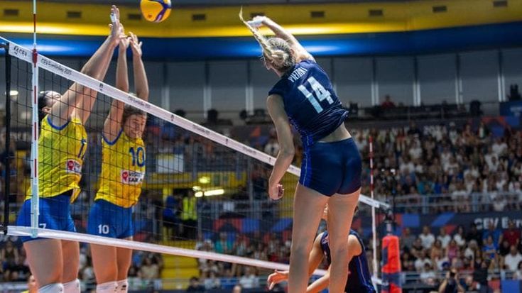 Commisso al Pala Wanny per l’Italia femminile del volley: “E’ la prima volta, una bellissima festa”