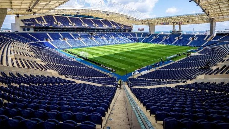 La Ue contro il riciclaggio nel calcio: verifiche su investitori, procuratori e proprietà