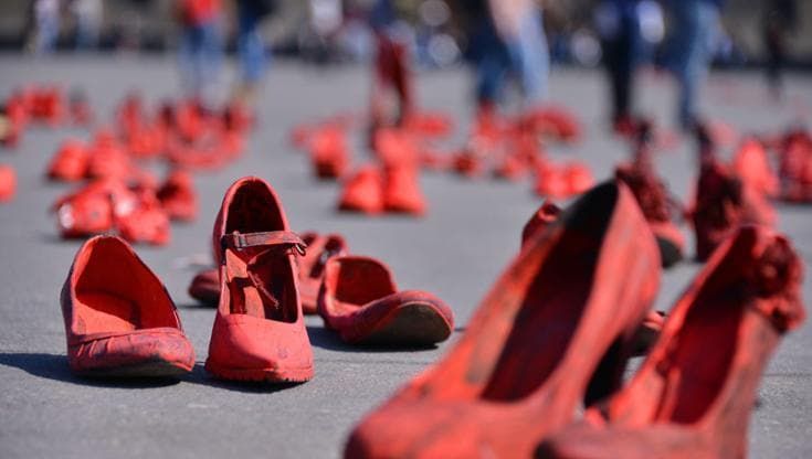 Le violenze sulle donne raccontate dalla sindaca e dalla polizia locale di Genova: “Non siamo sole”