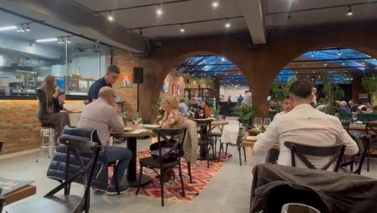Alla Trattoria Meloni in Albania, dove si canta 'Bella ciao'