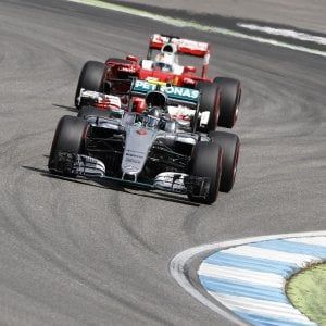 F1, Gran Premio di Germania: Rosberg in pole davanti a Hamilton. Ferrari in terza fila