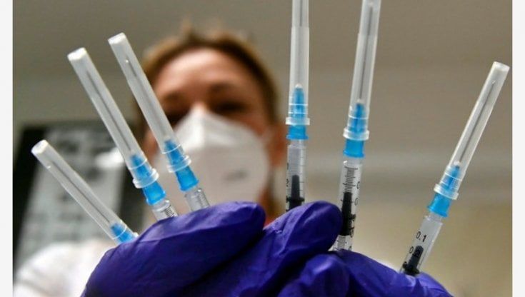Covid, quarta dose di vaccino: ce ne sarà bisogno? 