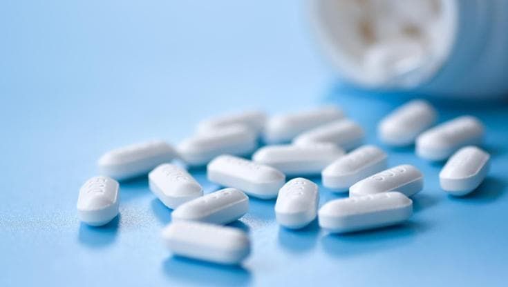 Paracetamolo, l’allarme dell’Aifa: rischi per sovradosaggio ‘intenzionale’ tra gli adolescenti