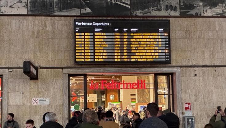 Treni, guasto sulla Firenze-Bologna, ritardi fino a 90 minuti. In Calabria linea interrotta per maltempo