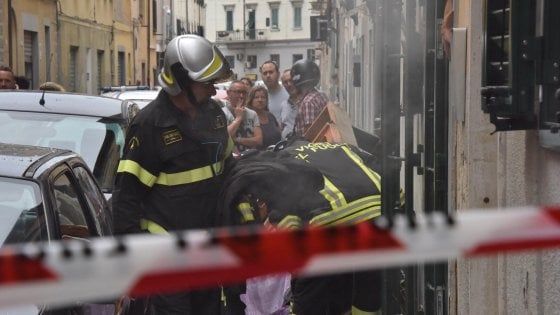 Livorno, esplosione in un appartamento. Grave una donna 