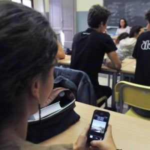 Telefonia, tornano le tariffe mensili. Ma con il rincaro dei canoni