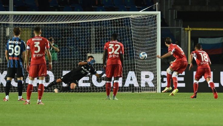 Atalanta-Fiorentina 1-2: Vlahovic (doppietta) e Zapata, succede tutto su rigore