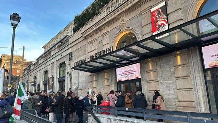 Norma regionale chiudi-cinema, Pd in piazza: “Basta speculazioni”