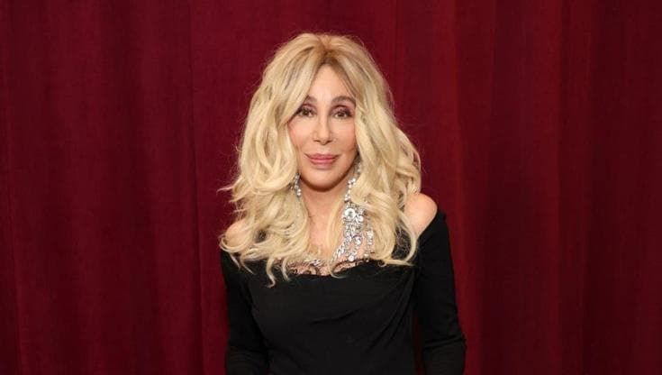 Cher pubblica memoir in due parti: “Una vita troppo immensa, un solo volume non basta”