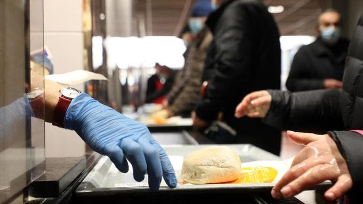 Un milione di famiglie nel 2023 ha perso il Reddito di cittadinanza o l’ha avuto ridotto