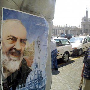 L’ora di Padre Pio, arrivano a Roma le spoglie: zona rossa in 9 aree