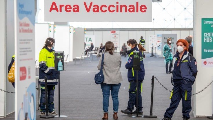 Pass vaccinale, in Piemonte esiste già ma per ora è "fai da te": ecco come ottenerlo
