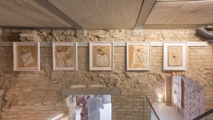 Mantova, via alla mostra “Cucire il Tempo”: alle Pescherie di Giulio Romano spazio a sei artiste italiane